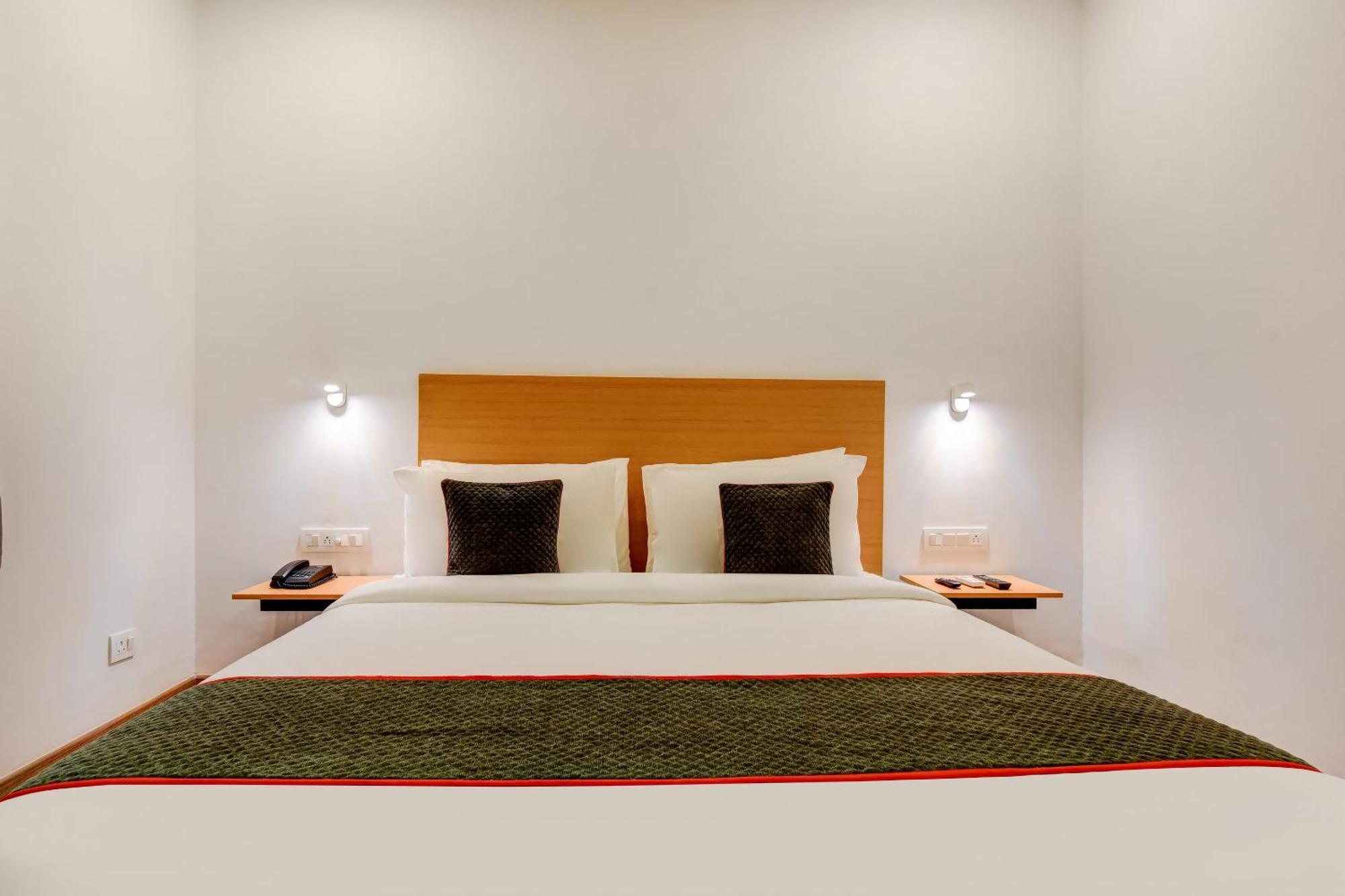 Townhouse 207 Hotel Downtown My Stay Jaipur Buitenkant foto