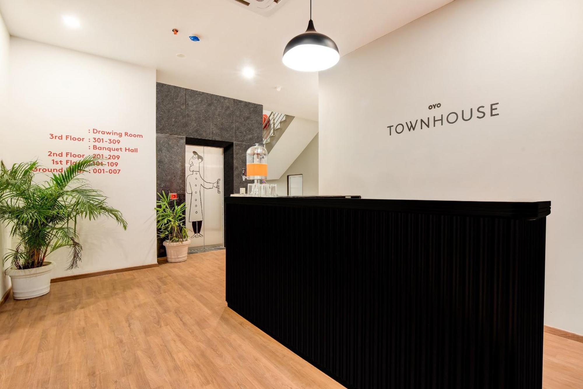 Townhouse 207 Hotel Downtown My Stay Jaipur Buitenkant foto