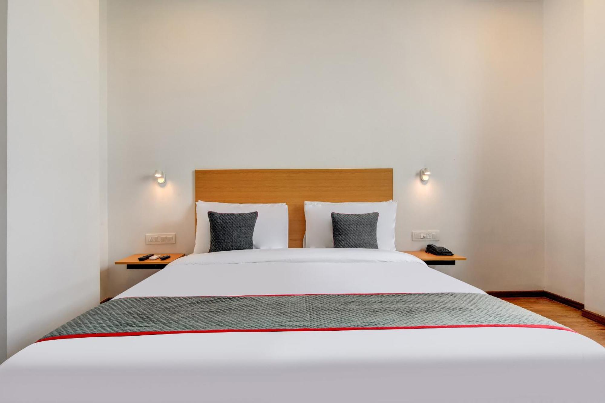 Townhouse 207 Hotel Downtown My Stay Jaipur Buitenkant foto